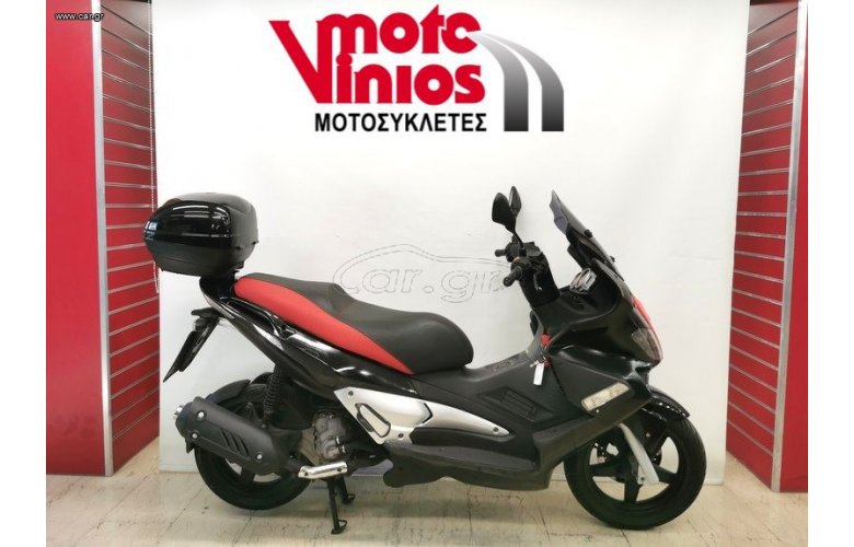 Aprilia SR MAX 300 2011