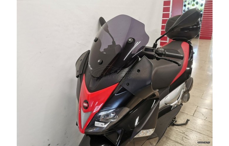 Aprilia SR MAX 300 2011