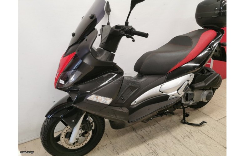 Aprilia SR MAX 300 2011