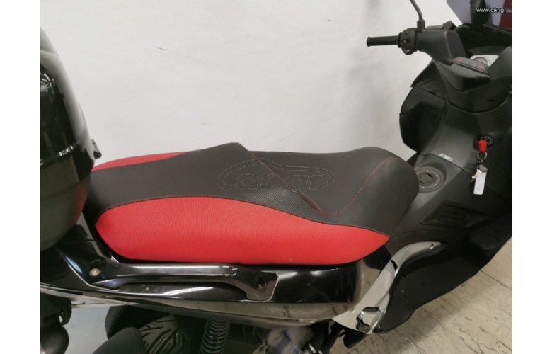 Aprilia SR MAX 300 2011