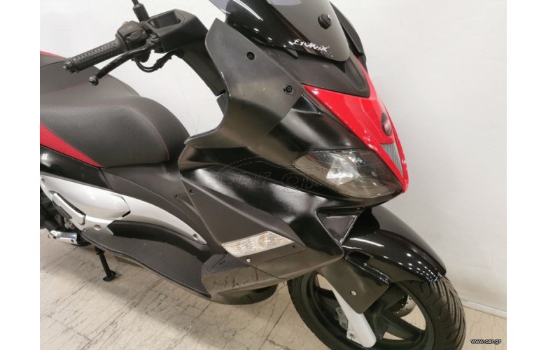 Aprilia SR MAX 300 2011