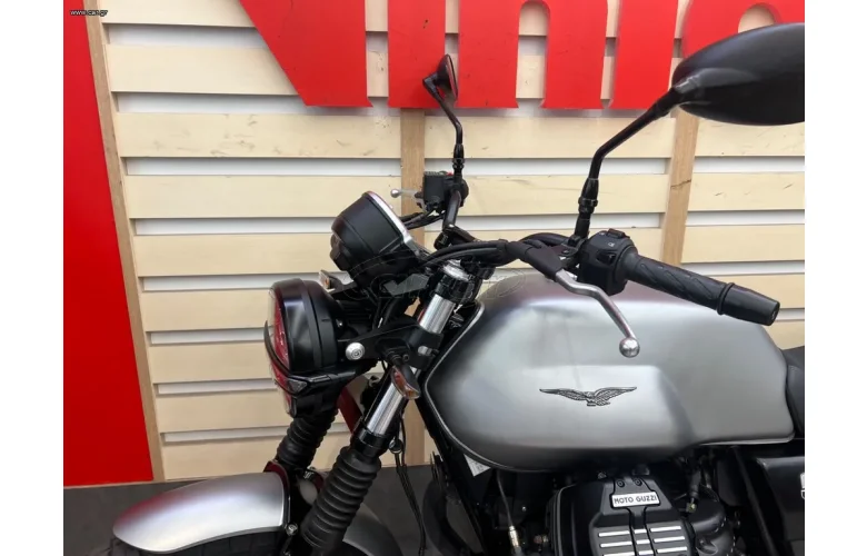 Moto Guzzi V 7 2022 STONE