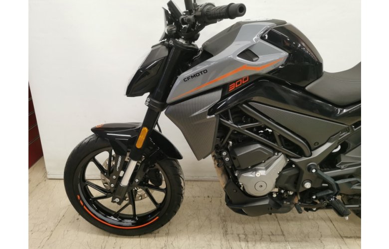 CF MOTO NK300 2023