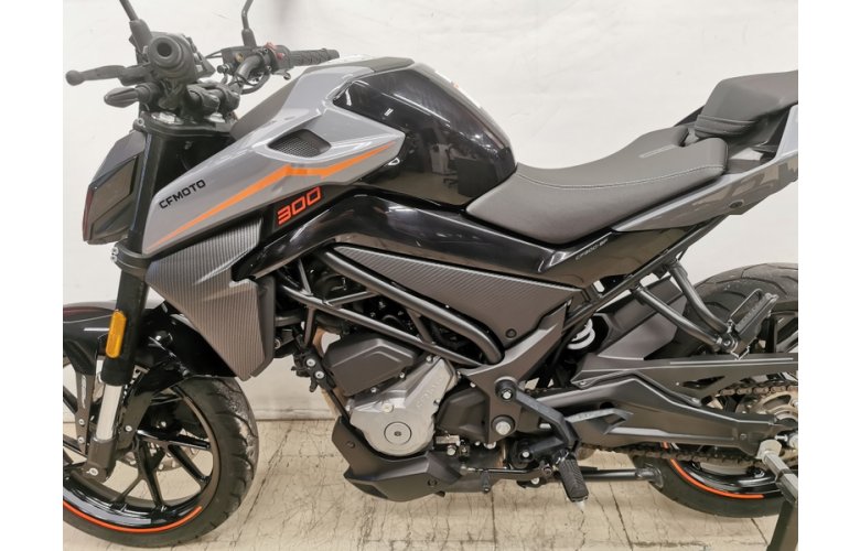 CF MOTO NK300 2023