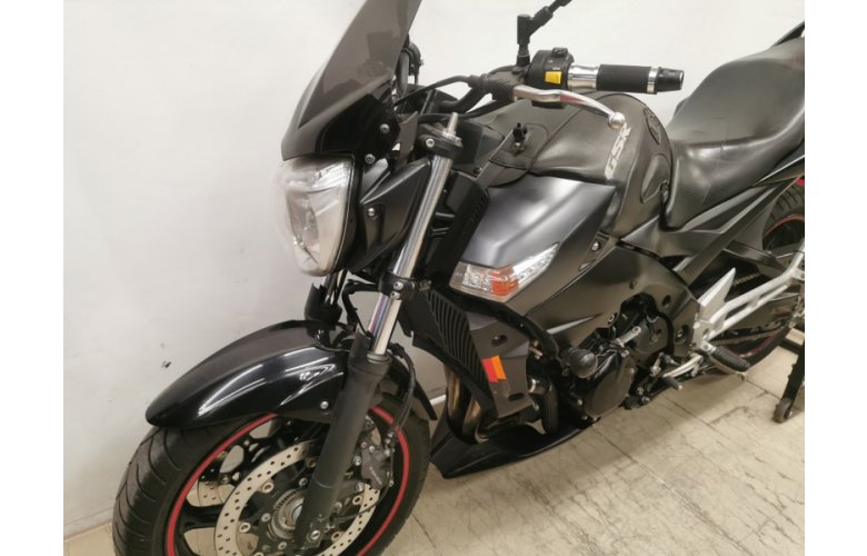 SUZUKI GSR 600 2008