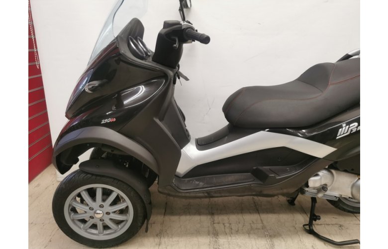 PIAGGIO MP3 250 2009