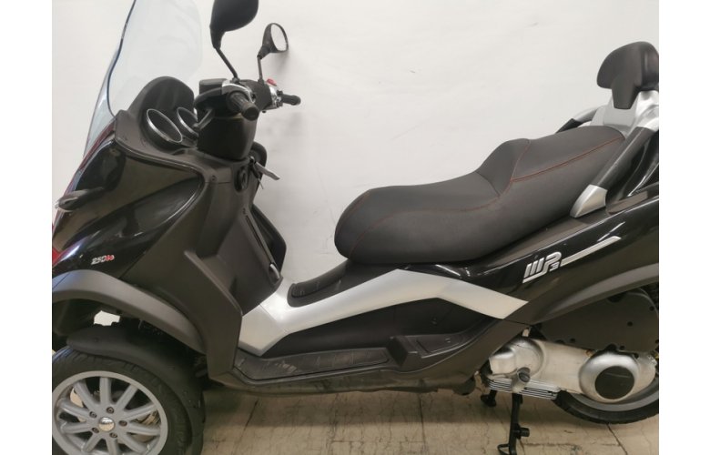 PIAGGIO MP3 250 2009