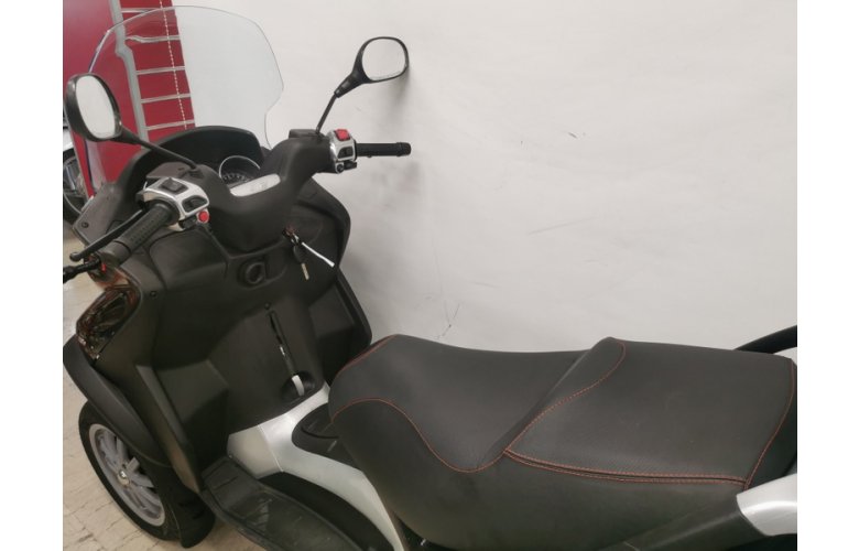 PIAGGIO MP3 250 2009