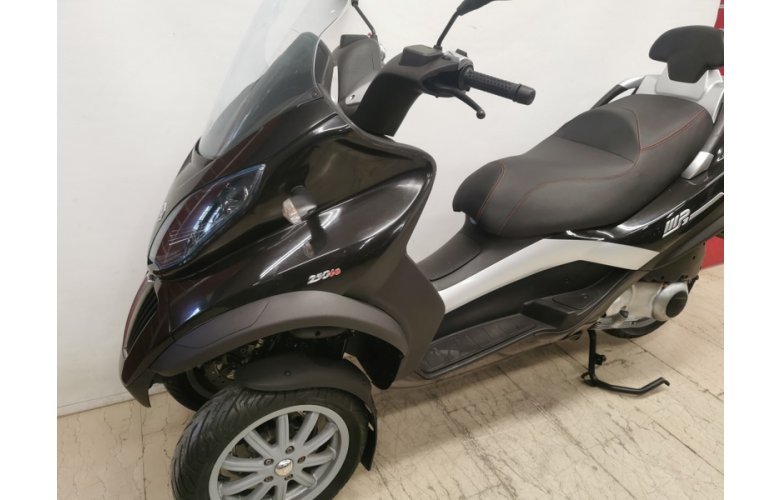 PIAGGIO MP3 250 2009