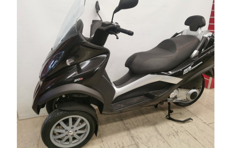 PIAGGIO MP3 250 2009