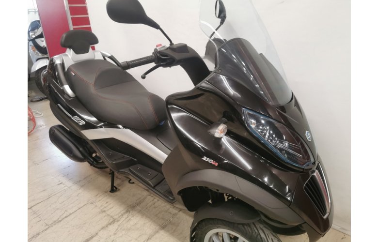 PIAGGIO MP3 250 2009