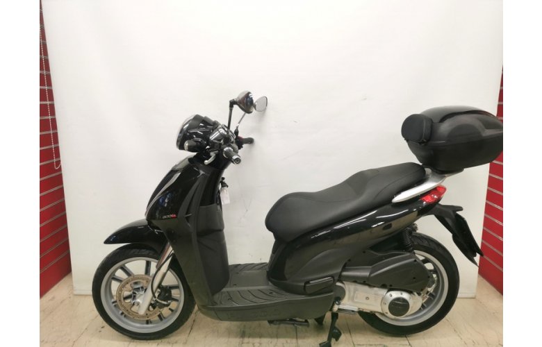 PIAGGIO CARNABY 300 2013