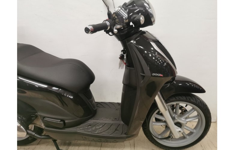 PIAGGIO CARNABY 300 2013