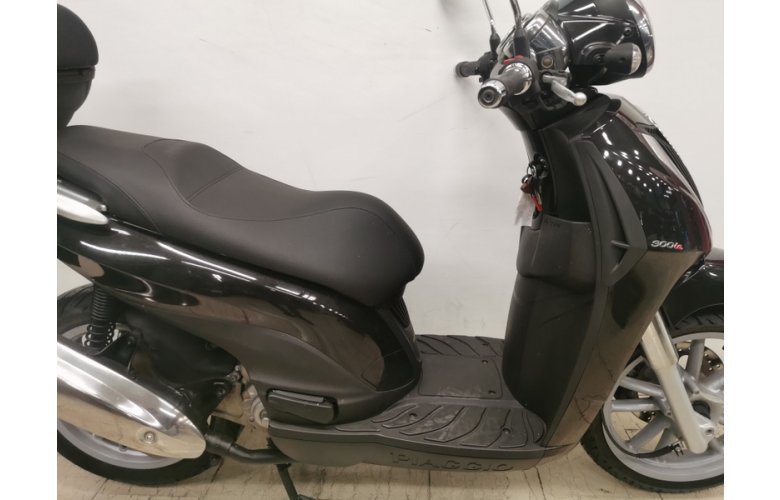 PIAGGIO CARNABY 300 2013