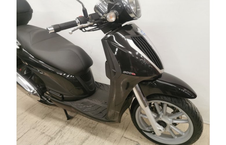 PIAGGIO CARNABY 300 2013