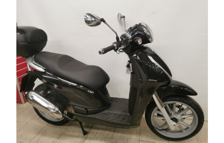 PIAGGIO CARNABY 300 2013